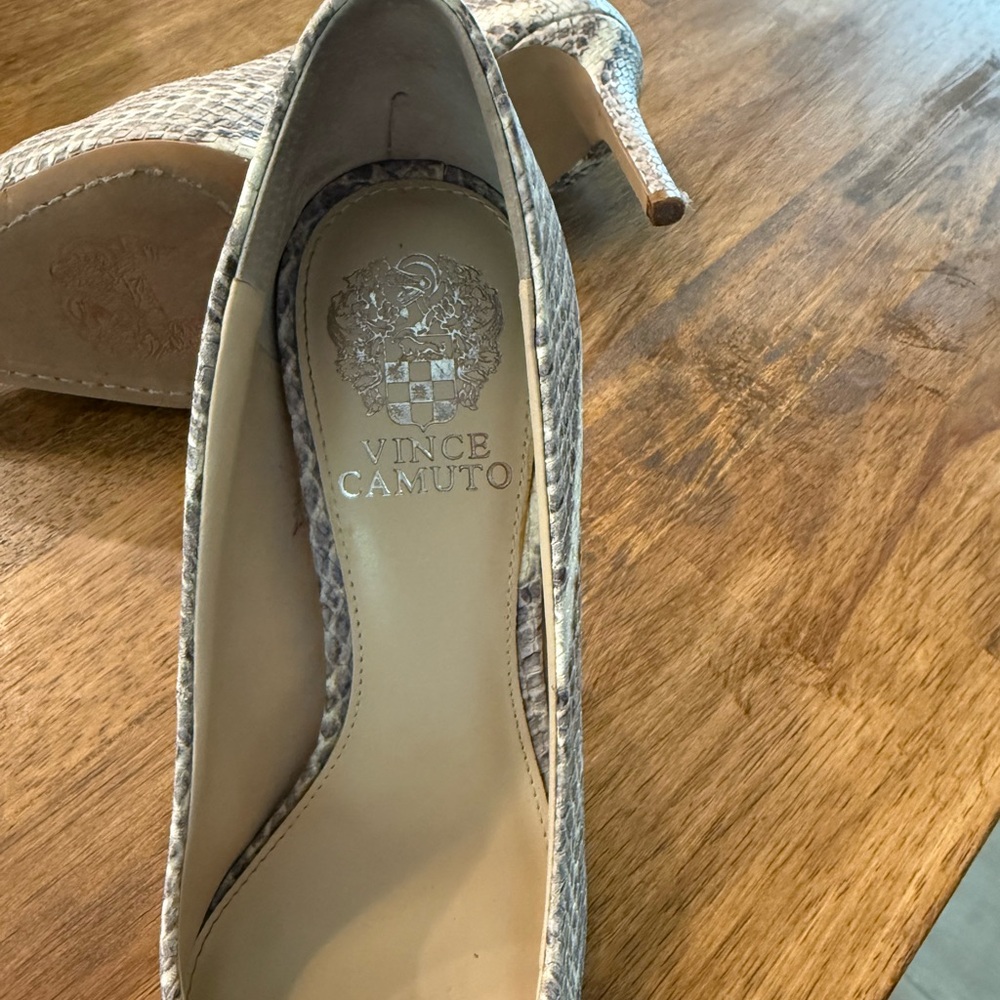 Vince Camuto Snakeskin Patterned Heels - Picture 4 of 4
